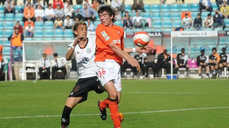 Cúmprense 1⃣7⃣ anos do debut de Iago <a href="/aspas10/">Iago Aspas Juncal</a> co primeiro equipo do <a href="/RCCelta/">RC Celta</a>.

Foi da man de <a href="/Alemengar/">Alejandro Menéndez</a> no Helmántico e aproveitando que Diego Costa estaba sancionado.

Disputou 60' de partido e o #Celta perdeu 3-1 fronte o Salamanca.  O gol céltico foi en propia porta.

📸LaVoz