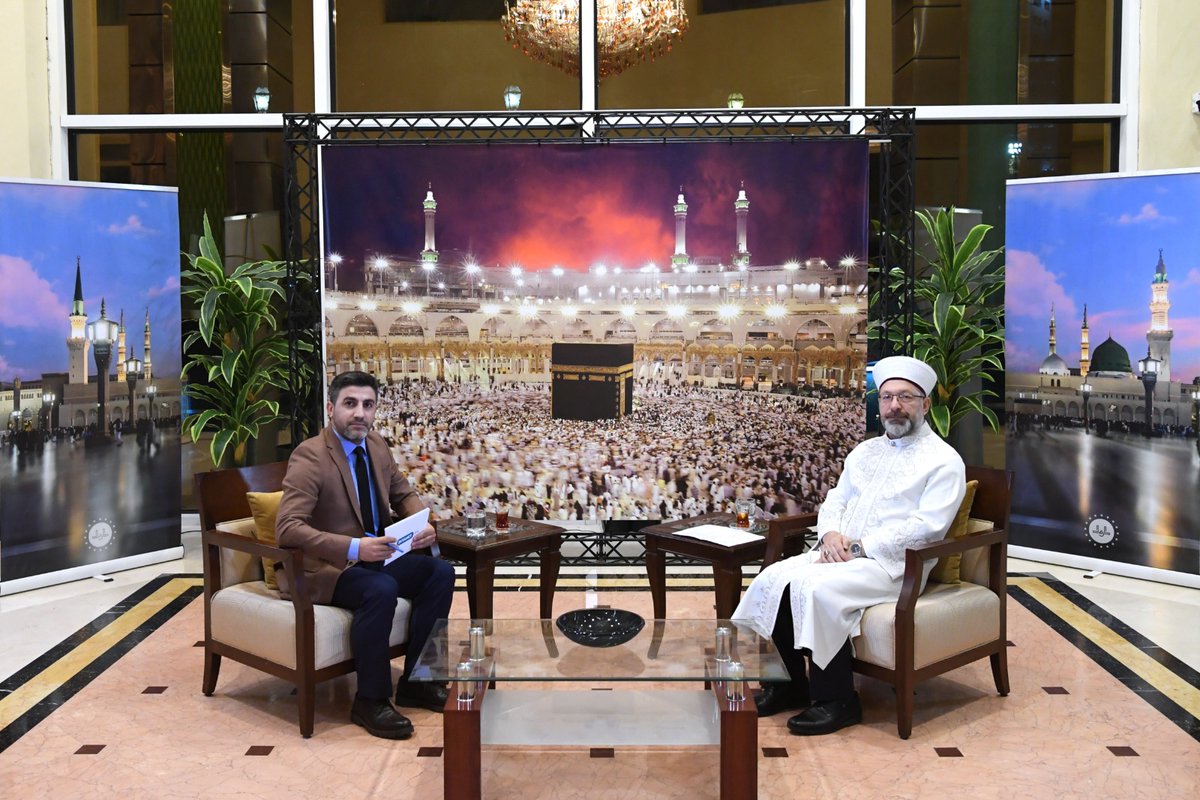 diyanetbasin's tweet photo. Diyanet İşleri Başkanı Prof. Dr. Ali Erbaş, Mekke’de, Diyanet TV’nin canlı yayınlanan “Bayram Özel” programına konuk oldu.

https://t.co/H6QvOVq7OV https://t.co/H09puEtOVM