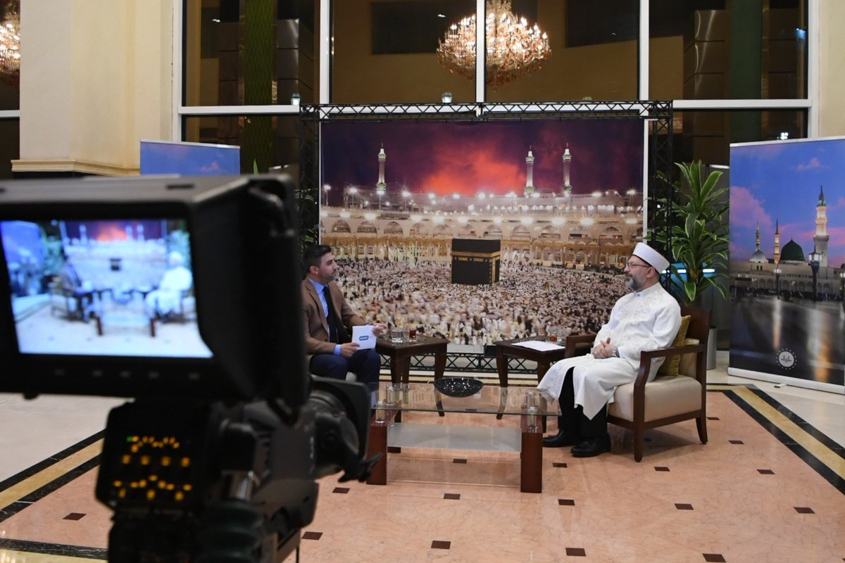 diyanetbasin's tweet photo. Diyanet İşleri Başkanı Prof. Dr. Ali Erbaş, Mekke’de, Diyanet TV’nin canlı yayınlanan “Bayram Özel” programına konuk oldu.

https://t.co/H6QvOVq7OV https://t.co/H09puEtOVM