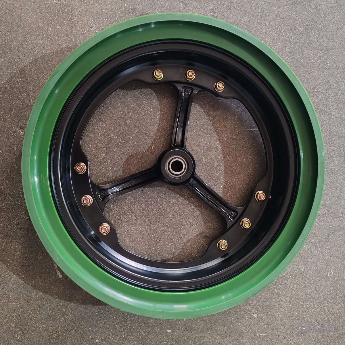 echo10747's tweet image. Have wheel assemblies without tires available, mount the urethane tire of your choice. $43 each. Contact 
hebeihuichao@gmail.com  for ordering.#wheels #planter #farmer #urethane