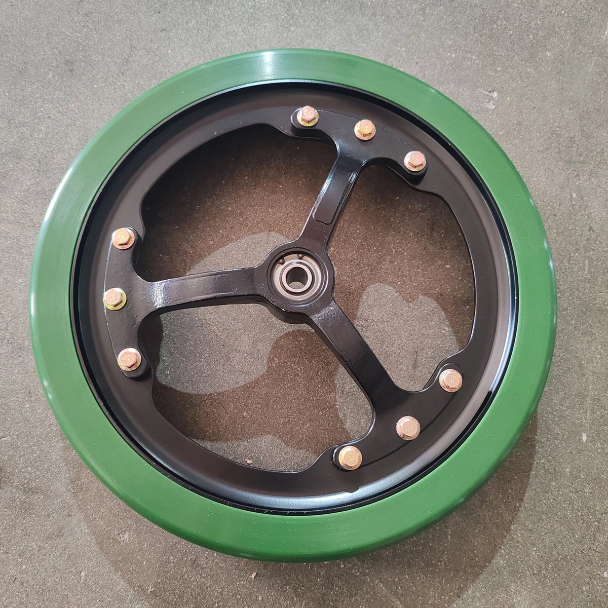 echo10747's tweet image. Have wheel assemblies without tires available, mount the urethane tire of your choice. $43 each. Contact 
hebeihuichao@gmail.com  for ordering.#wheels #planter #farmer #urethane