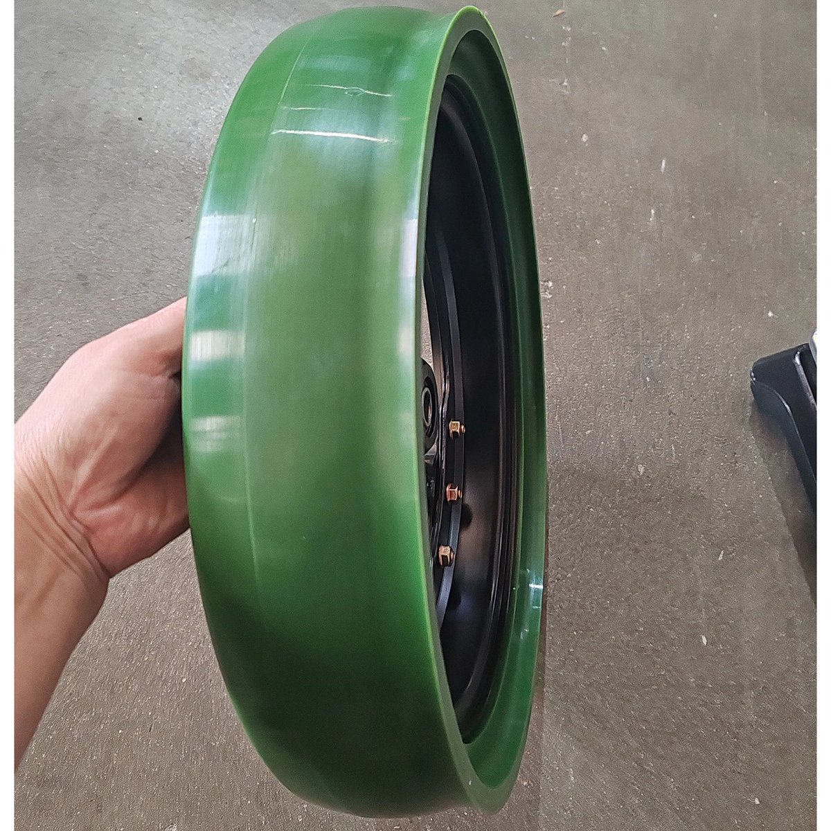 echo10747's tweet image. Have wheel assemblies without tires available, mount the urethane tire of your choice. $43 each. Contact 
hebeihuichao@gmail.com  for ordering.#wheels #planter #farmer #urethane