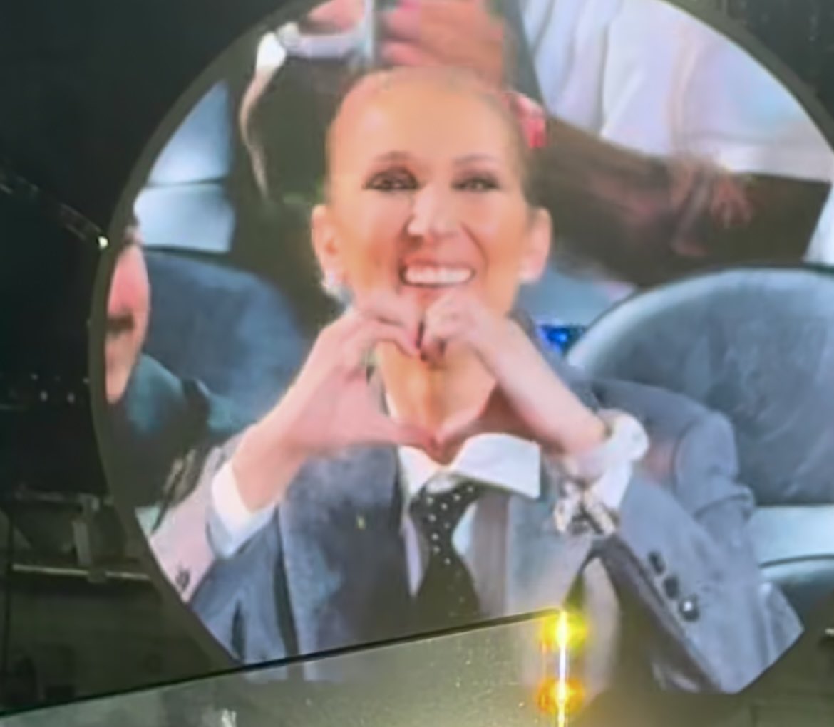 Céline was spotted at Coldplay’s concert <a href="/AllegiantStadm/">Allegiant Stadium</a> in Las Vegas last night 😍 #CelineDion #Coldplay 

📷 Joe Salerno, Melinda Sheckells