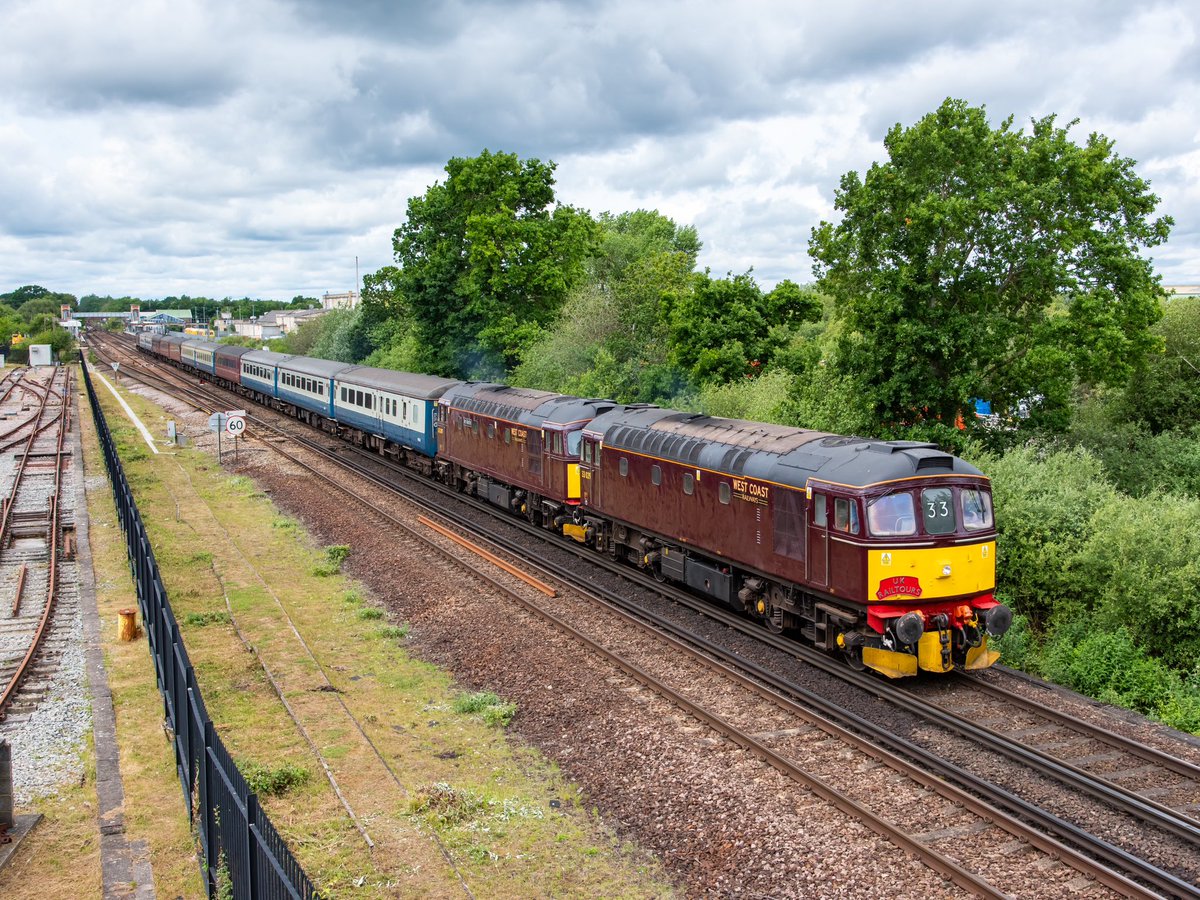 Fantastic to see a pair of Cromptons back on southern metals yesterday! Once a common sight around Kent, I would often see them at Tonbridge or Hither Green from a passing train. 30 years later– here are 33029 &amp; 33207 “Jim Martin” through Paddock Wood on The Kent Coaster tour…