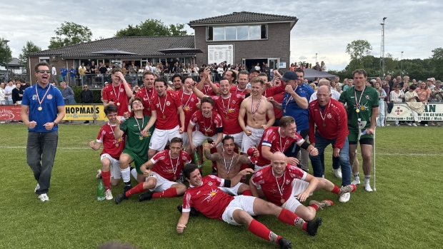 Huldigingsfeest voor kampioenen VV Achates -  kliknieuwsdemaasdriehoek.nl/l/237667