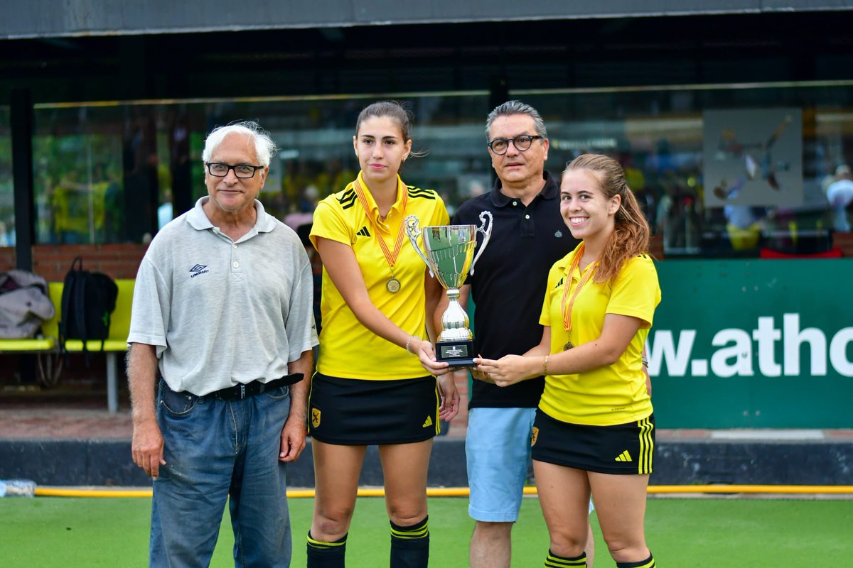 Federació Catalana de Hockey (@fcdehockey) on Twitter photo L' <a href="/AtleticTerrassa/">Atlètic Terrassa HC</a> es va proclamar ahir campió de Catalunya Juvenil del grup A.
Enhorabona, campiones!👏
📸 Briz Photo Sport
#SomFederació | #HockeyCatalà L' <a href="/AtleticTerrassa/">Atlètic Terrassa HC</a> es va proclamar ahir campió de Catalunya Juvenil del grup A.
Enhorabona, campiones!👏
📸 Briz Photo Sport
#SomFederació | #HockeyCatalà