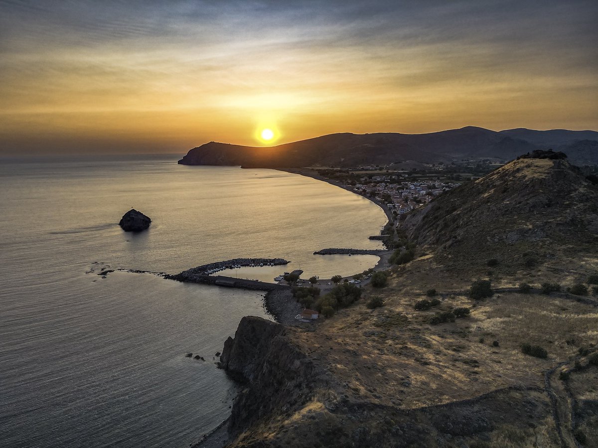 tonydeli7's tweet image. Magic hour

📷: DJI Mavic Air 2

🧑‍💻: Lightroom

Explore my work at: 
antonisdeligiannis.com

#mavicair #djimavic  #dronephotography #mavicair2 #dji #djiphotography #photonetmagazine #aerial #midilli #eresos #aerialphotography
