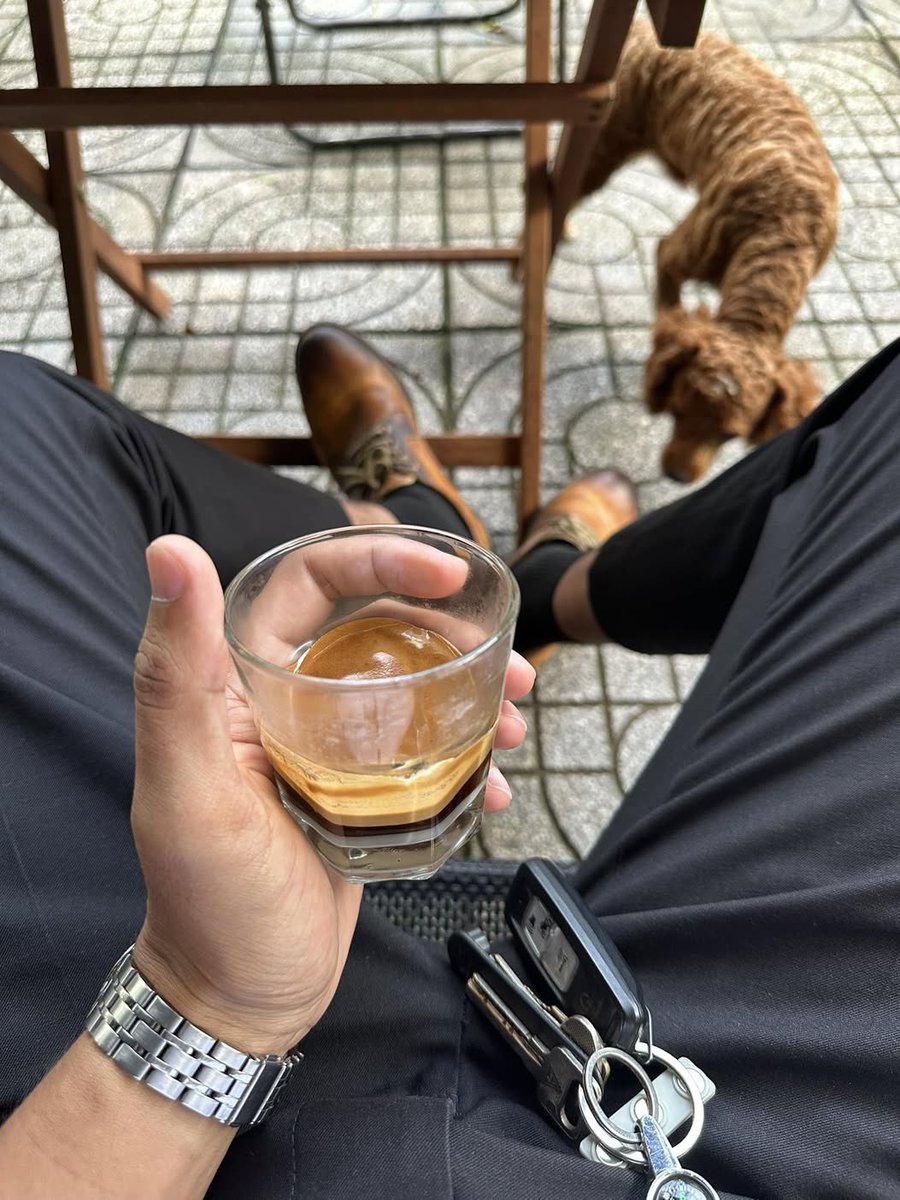 👞 và 🐶 
Nguồn: Threads