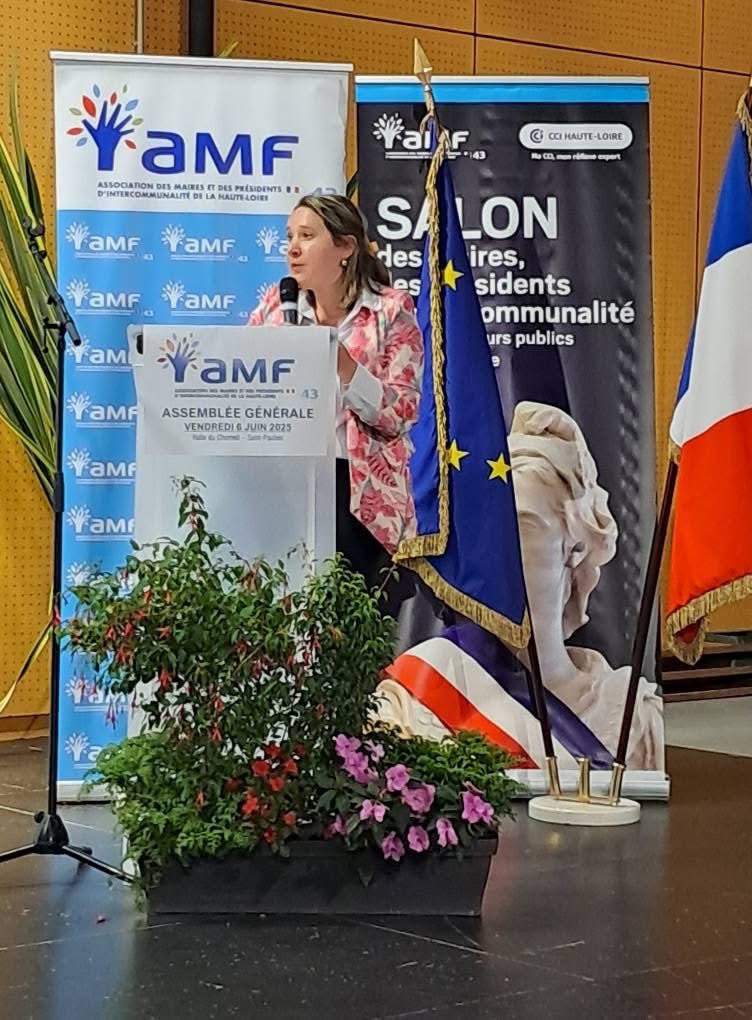 Véronique Pouzadoux (@veropouzadoux) on Twitter photo Vendredi c était direction Saint Paulien en Haute Loire pour le salon et l AG des Maires 43! Heureuse de représenter notre asso <a href="/l_amf/">AMF | Association des maires de France</a>, porter notre voix des Maires au nom de notre président <a href="/PresidentAmf/">Président de L’AMF</a> à nos adhérents mais également à Mme Gatel, ministre de la ruralité. Vendredi c était direction Saint Paulien en Haute Loire pour le salon et l AG des Maires 43! Heureuse de représenter notre asso <a href="/l_amf/">AMF | Association des maires de France</a>, porter notre voix des Maires au nom de notre président <a href="/PresidentAmf/">Président de L’AMF</a> à nos adhérents mais également à Mme Gatel, ministre de la ruralité.