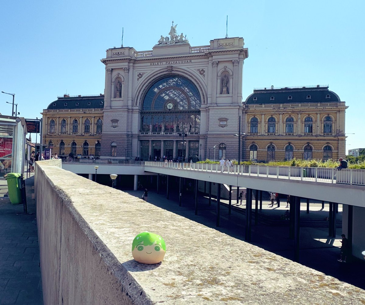 Nyanyamiiiii's tweet photo. 旅の始まり
BGM：what’s your next target? https://t.co/71WLZ8iQP3
