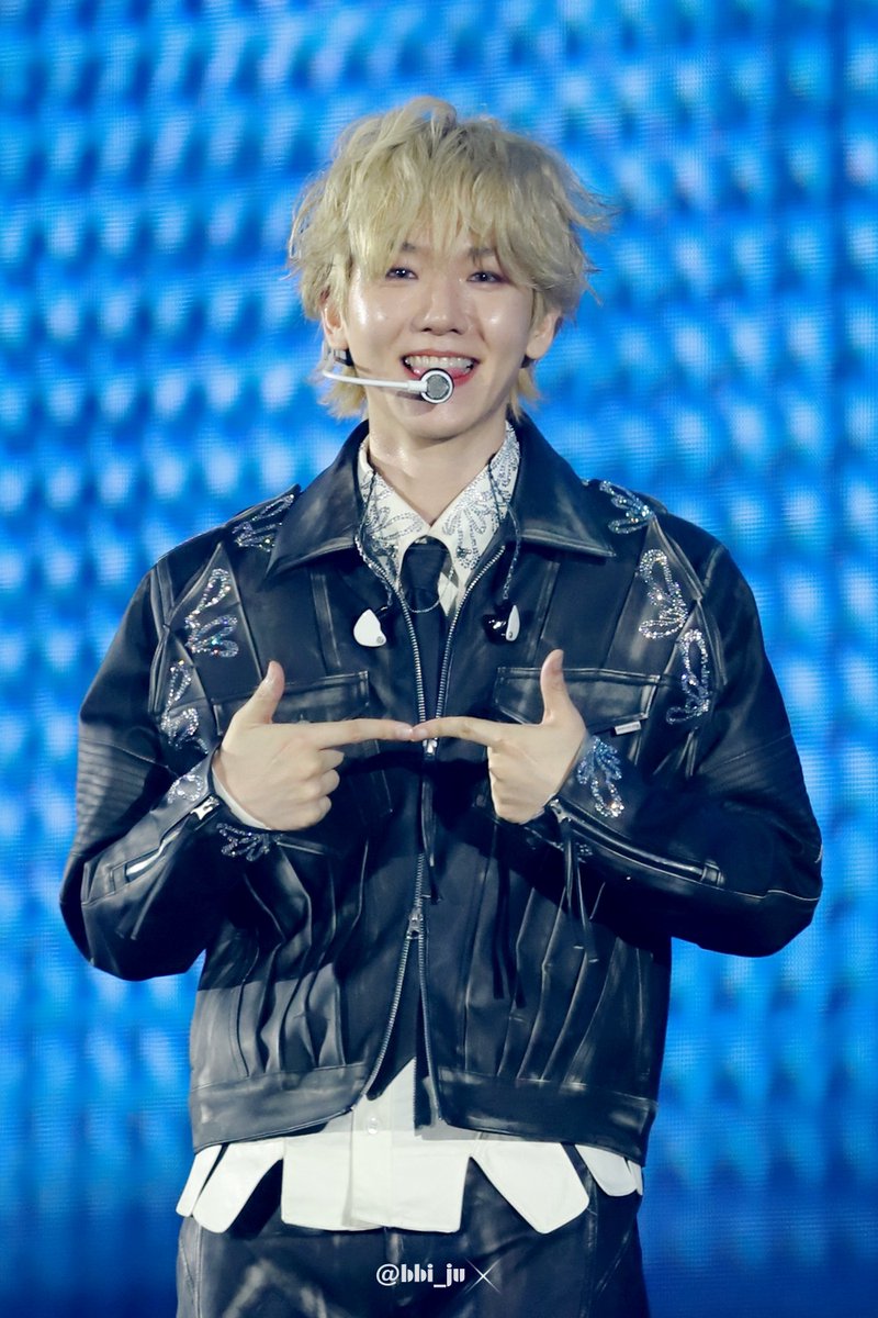 bbi_ju's tweet photo. 250607 백현 콘서트 Reverie in SEOUL

👉👈

#백현 #BAEKHYUN https://t.co/IHEAvbQQHy
