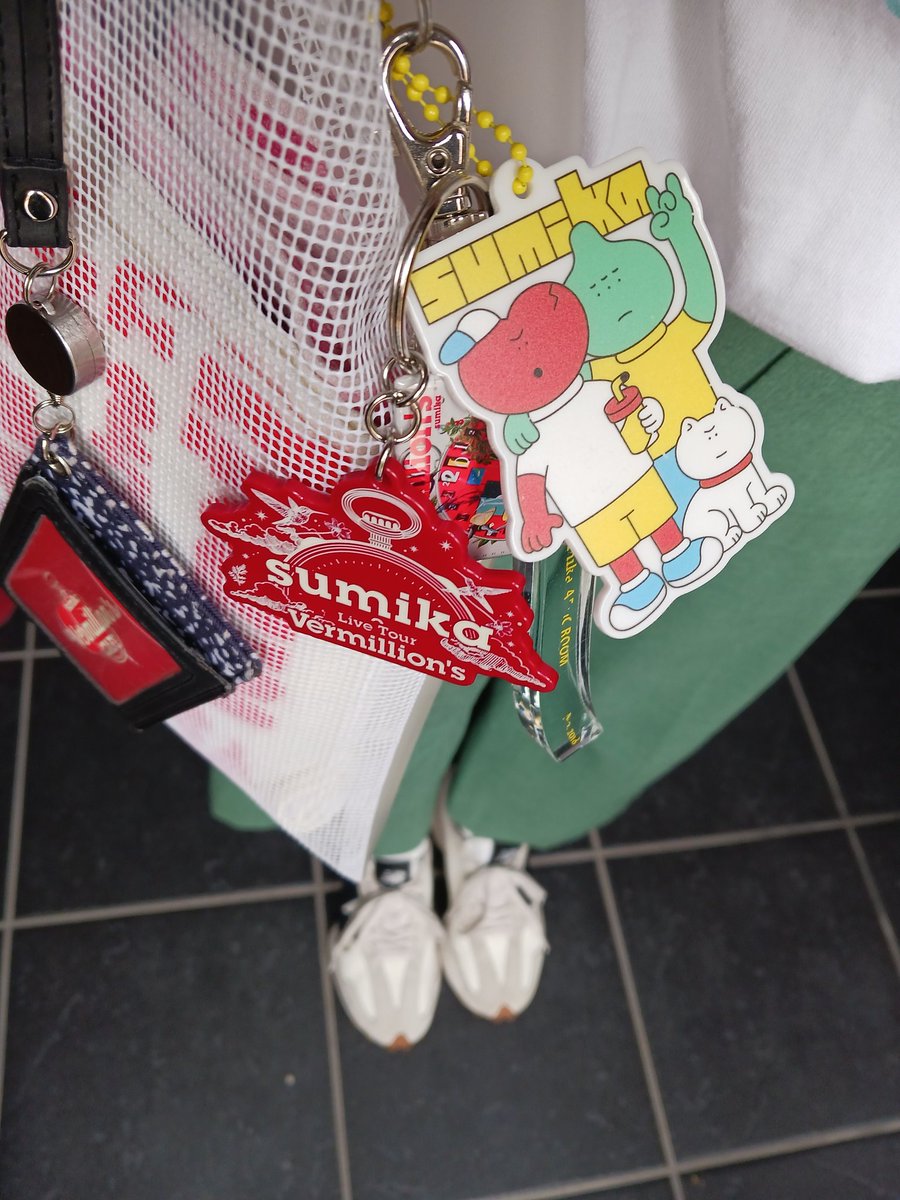 himenoripanda's tweet photo. 私のVermillon④in再び仙台
今日から北海道旅行にいく母とその友達の4人を駅まで送った後、大量の唐揚げをつくり、いざ出発
ホール参戦はラスト
1ステージ毎、いつも通り、大事にに楽しむ!
#sumika
#Vermillon's https://t.co/8mwL97SENf