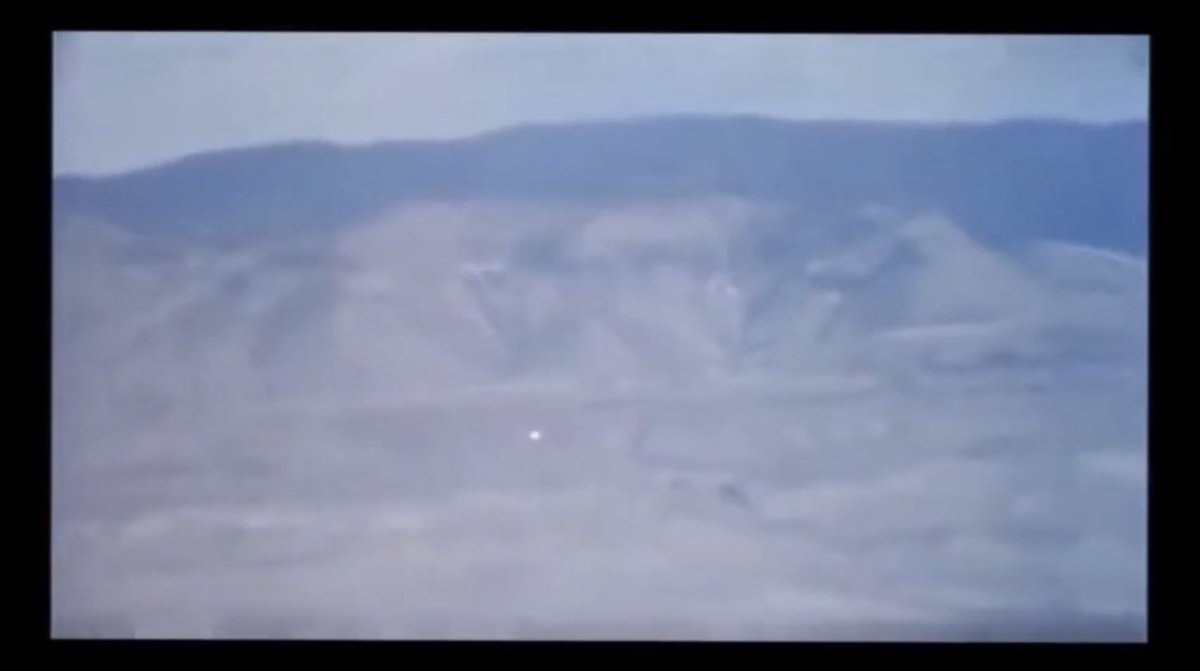 ProjectStarPath's tweet image. 🚨 in 1974, the Pentagon supposedly gave filmmaker Robert Emenegger actual UFO footage from Holloman AFB. Some government officials panicked and pulled it back. But here’s the kicker - real frames allegedly slipped through into his final documentary anyway.
