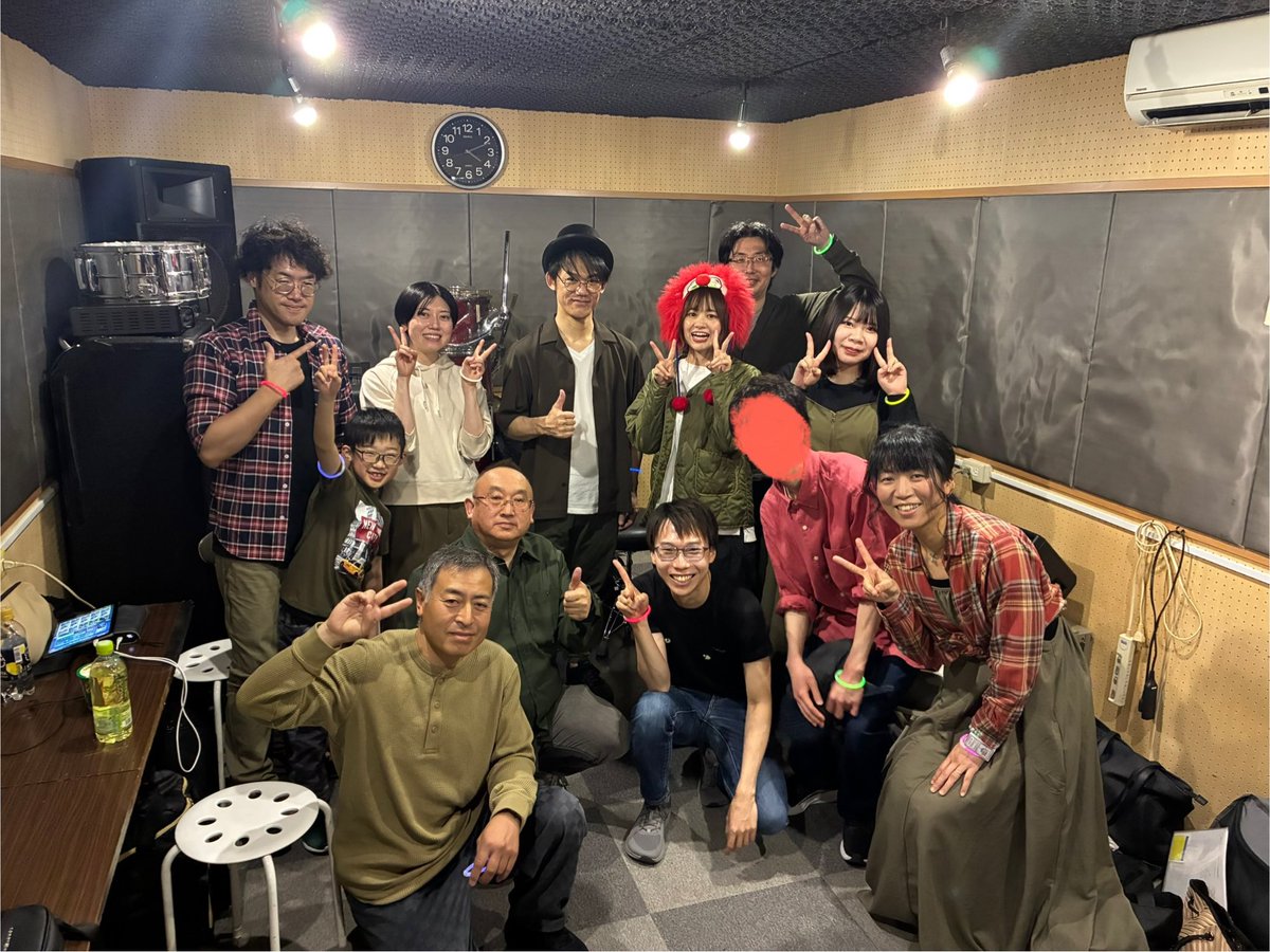 YurubanSapporo's tweet image. 昨日、無事に合同ライブが終了致しました！とても楽しかったです(*´∇｀*)
他のサークルさんとも前より深く交流できて、良い時間になりました！！

出演者の皆さん、お疲れ様でした！
見に来てくださった皆様、会場のsolidさん、どうもありがとうございました！

#ゆるバン
#CPC
#accent
#バンド札幌