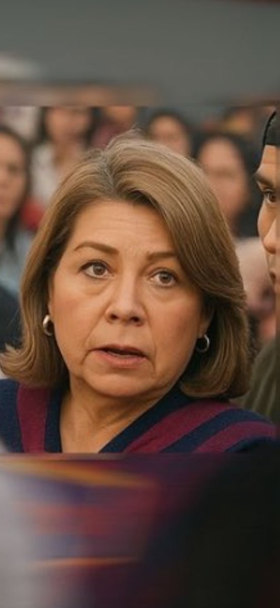 Si usted conoce a la persona que estaba hablando con el sicario segundos antes del disparo contra ⁦<a href="/MiguelUribeT/">Miguel Uribe</a>⁩ , hágáseselo saber a las autoridades, antes de qué quienes ordenaron este atentado, la hagan desaparecer