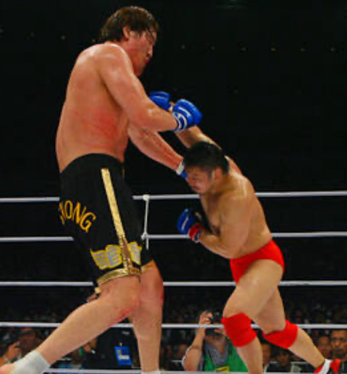 irebjj28's tweet image. WHY DOES ONE LOOK LIKE FUCKING THANOS AND THE OTHER ONE A GNOME #ufc316 #pyfer #gastelum