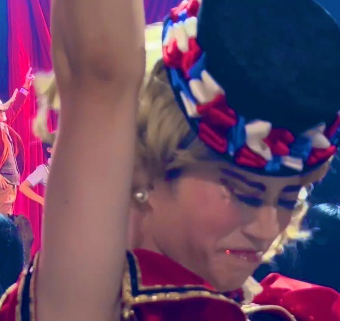 Springhorse_45's tweet image. 今回のキンキーで本田大河くんを初めて知りましたがとてもキュートで目をひく方でした
これからのキンキーブーツを担われる方なんだろな☺️👠
最後の決めポーズ後一瞬顔を歪めて感極まるシャンリンちゃん
その後とびきりの笑顔を振り撒き舞台へ戻られました
感動をありがとう✨
#JustBe 
#Kinkybootsjp