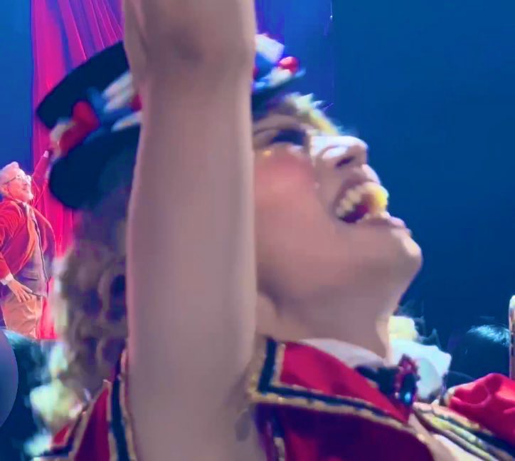 Springhorse_45's tweet image. 今回のキンキーで本田大河くんを初めて知りましたがとてもキュートで目をひく方でした
これからのキンキーブーツを担われる方なんだろな☺️👠
最後の決めポーズ後一瞬顔を歪めて感極まるシャンリンちゃん
その後とびきりの笑顔を振り撒き舞台へ戻られました
感動をありがとう✨
#JustBe 
#Kinkybootsjp