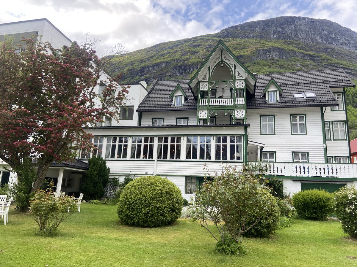 Mark Rowe tweet media