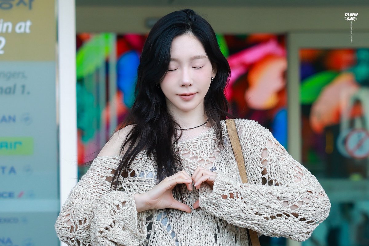 TaeNy_Bar's tweet image. 250606 ☺️🤏🏻
#태연 #TAEYEON