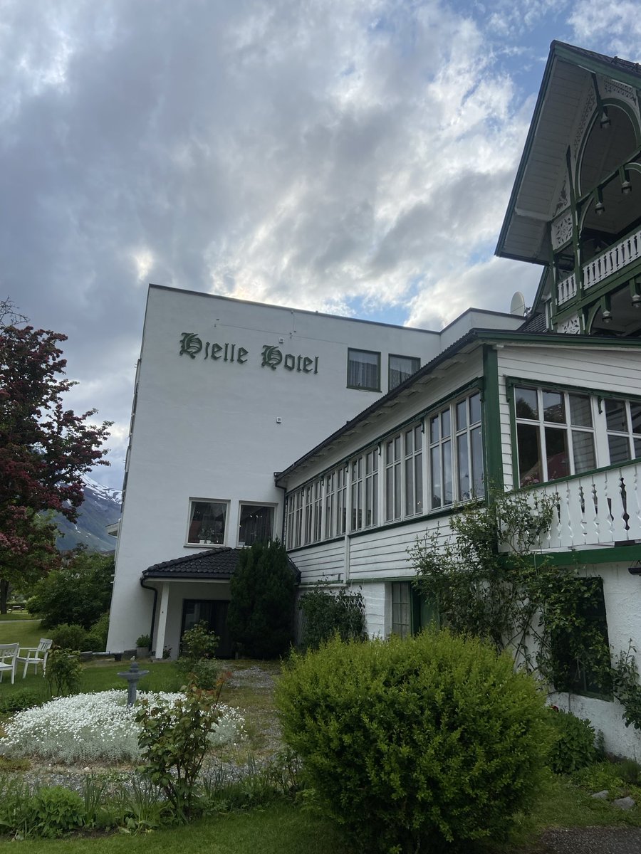 Mark Rowe tweet media