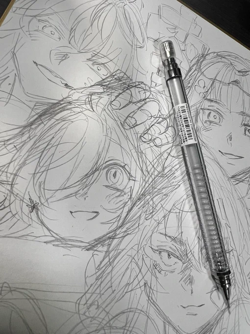 色紙など描くぞーい 