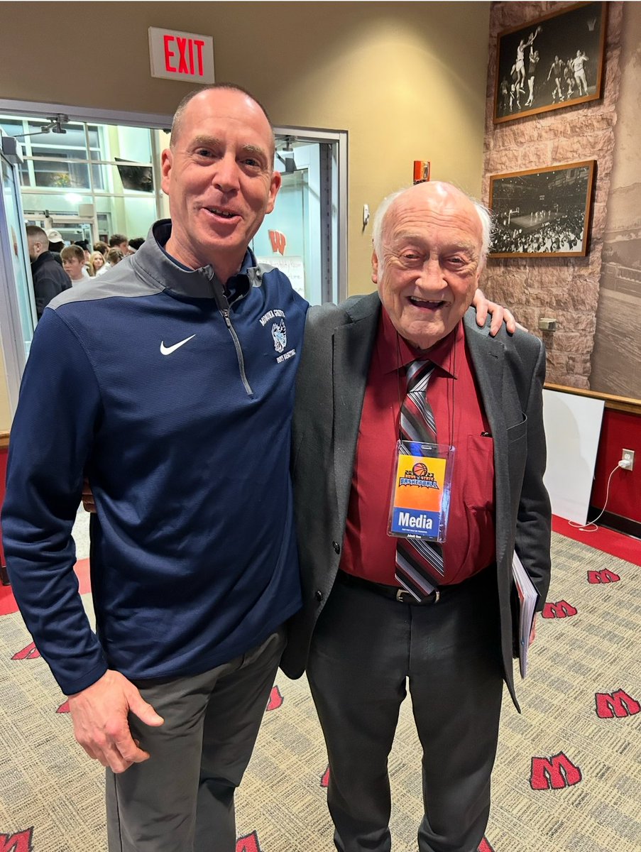 wsd1988's tweet image. So sorry to hear the passing of Coach Jerry Petitgoue tonight. A great coach but even better human, who always had time to talk basketball and Cubs baseball. Rest in peace Coach @WisBCA