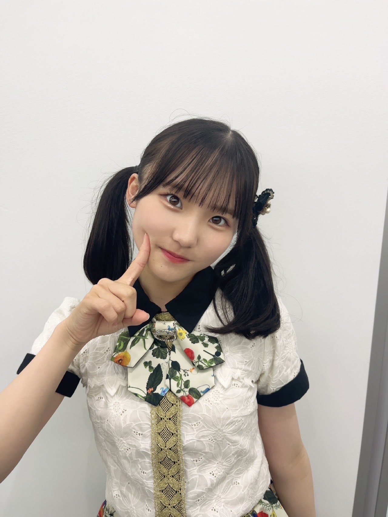 NMB48 宮本杏海 2025.May 絶滅黒髪少女 ランダム生写真 A 直筆 NMB48 宮本杏海 2025.May 絶滅黒髪少女 ランダム生写真 A 直筆