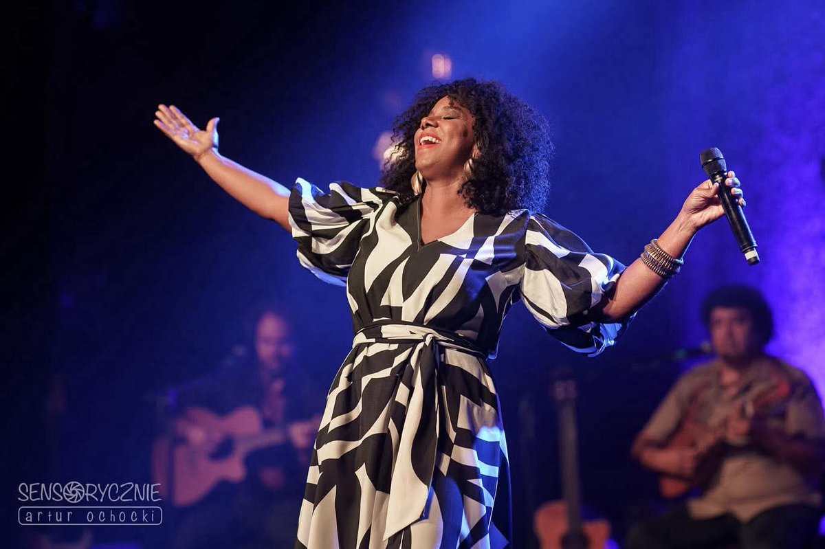 dtudo1poucocv's tweet photo. CVMA 2025
Álbum do ano: Nancy Vieira
----
https://t.co/Uk3qT0MCXy
#CaboVerde | #Musica | #CVMA | #CVMA2025 | #CaboVerdeMusicAwards https://t.co/GGXIcjvLr7