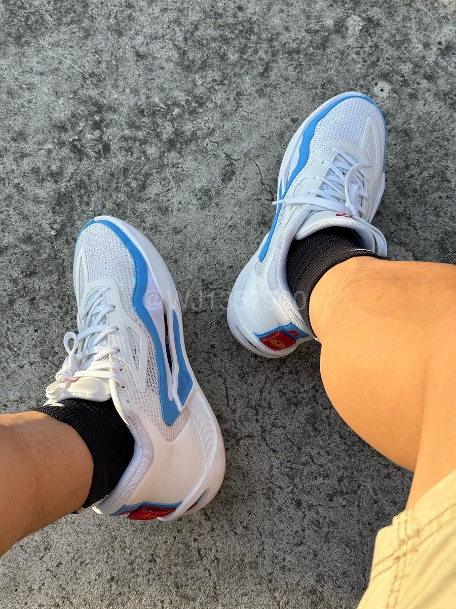 哇 
看起來還是髒在球場被操過的球鞋比較有性慾