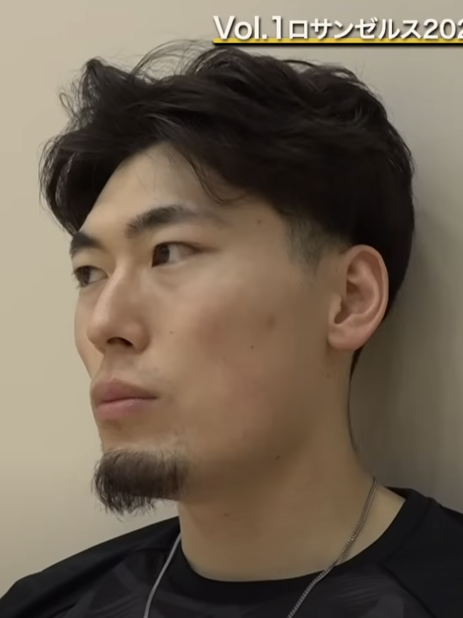 palaboras's tweet photo. ngl i was a little on the fence about goateekuto (30) but then i saw actual team japan middle blocker nishimoto keigo (26) https://t.co/PooLTdVrEB