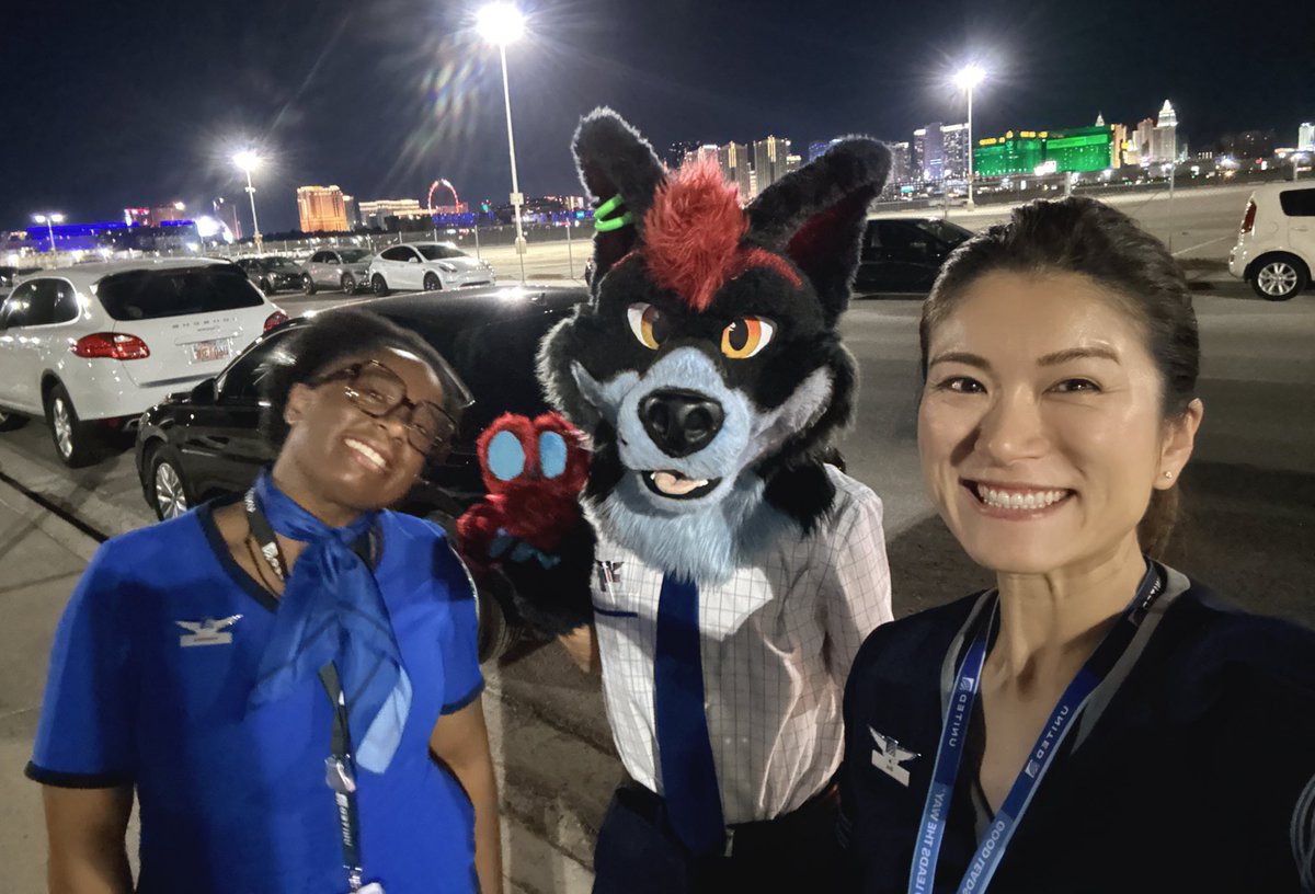 thejaiwolf's tweet photo. Jai missed Fursuit Friday because the flight was delayed. 😔
#furry #furries #furryfandom #fursona #fursuiter #furrytraveler #fursuit #furryaviator #fursuiting #airlinefurs #FursuitFriday #BetterLateThanNotAtAll https://t.co/eW0miXsNz9