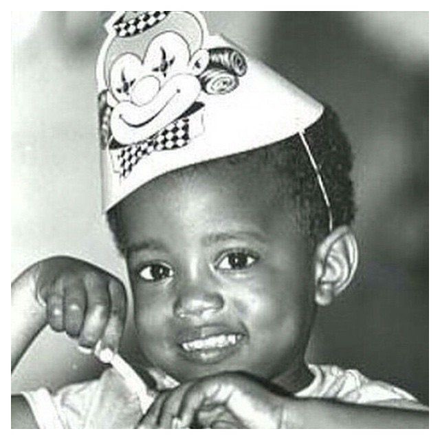 kanyestreams1's tweet photo. Happy Birthday, Ye! Thank you for everything you have brought this world. From the music, to the clothes, to the shoes, to the inspiration that runs through peoples minds every day. You run through barriers for everyone coming after you. May God continue to bless you. 🐐 https://t.co/UHEoBWCVMb