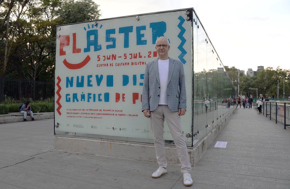 La exposición “PLASTER: Nuevo diseño gráfico de Polonia” refleja en alrededor de 200 obras, entre carteles, ilustraciones, libros y animaciones, la riqueza formal y conceptual de una tradición artística con más de cien años de historia, que sabe combinar lo manual y lo digital,