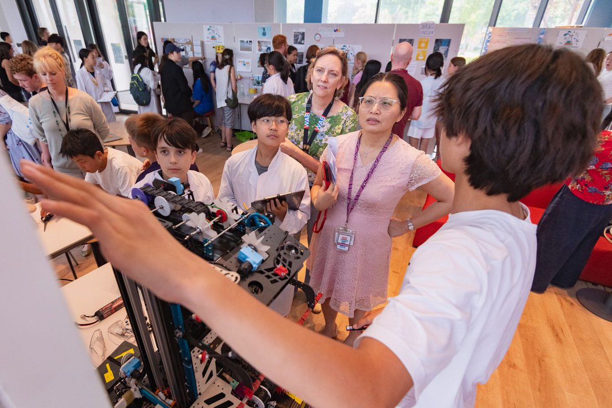WAB_LIVE's tweet photo. 🔬WAB's Middle School Science Showcase presented students' months of research, experiments, and authentic learning. Through taking ownership of their work, students worked like material scientists &amp; explored topics ranging from quantum entanglement to eco-packaging👏#UniquelyWAB https://t.co/l8bFMk67rp