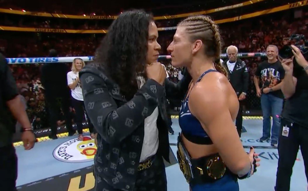 La pelea más grande en la historia de la rama femenil de las MMA? Por encima de Nunes vs Cyborg?

No sé, ni me importa. El deporte necesitaba esto. 

#UFC316