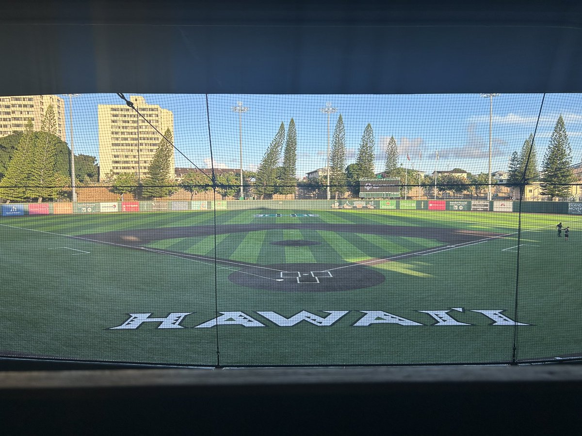 gorgeous evening for the Special Olympics Hawai’i Summer Games Unified Softball Final! <a href="/12brecht/">Paul Brecht</a> &amp; <a href="/MichaelLasquero/">Michael Lasquero</a> ready to bring you the action on the <a href="/HIsportsradio/">Hawai'i Sports Radio</a> YouTube channel 🤙

🆚 Pirates (Oʻahu) x Diamond Kings (Maui)
⏰ 6:45p HT
📺 youtube.com/live/yvS0dCF2c…