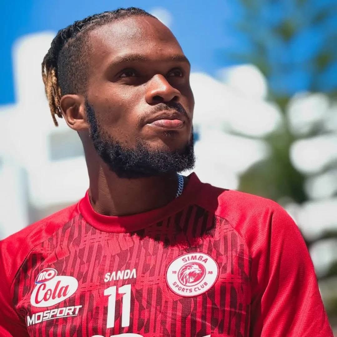Steven Mukwala amepokea ofa kutoka Csfaxien ya Tunisia na nyingine kutoka Keizer Chief ya South Africa 

Kwa msimu huu Mukwala amefunga magoli 12 na bado michezo mitatu kumalizika kwa msimu huu 2024/2025 na kumbuka huu ni msimu wakewa kwanza tu tangu amejiunga na Simba.