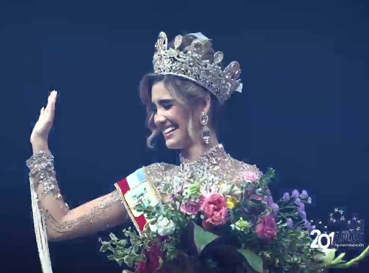 Las tremendas fiestas. Nicole Roldán es la nueva reina de Machala 2025, elegida esta noche. #ElOro