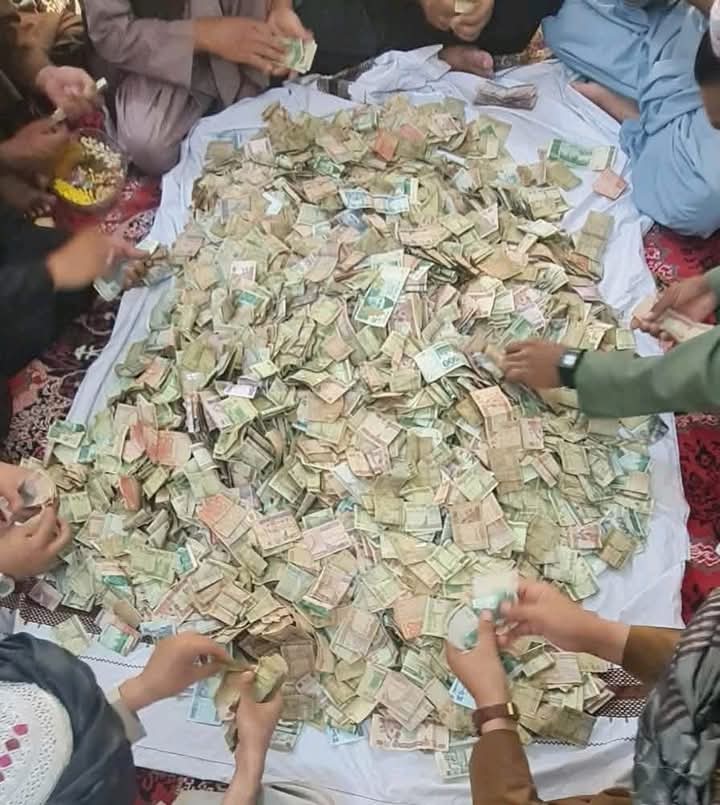 #مرسته۰غزۀ
ماشاءالله، 
هلمندي اولسونه دي زنداباد وي،
تر دې دمه په یاد بهیر کې مخکښان دي، 
رب جل جلاله دي ترې قبولې کړي،