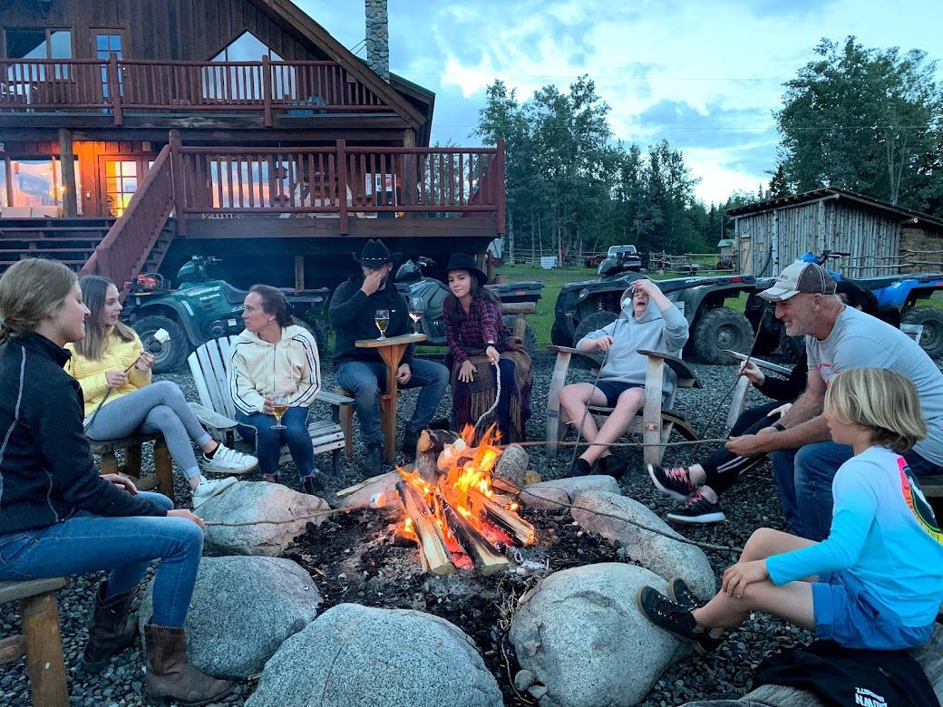 MHGuestRanch's tweet image. Join us by the campfire this spring at Montana Hill Lodge, then unwind in a Private Cabin with a hot tub.  #MontanaSpring #PrivateCabinWithHotTub montanahillguestranch.com 250.593.9807