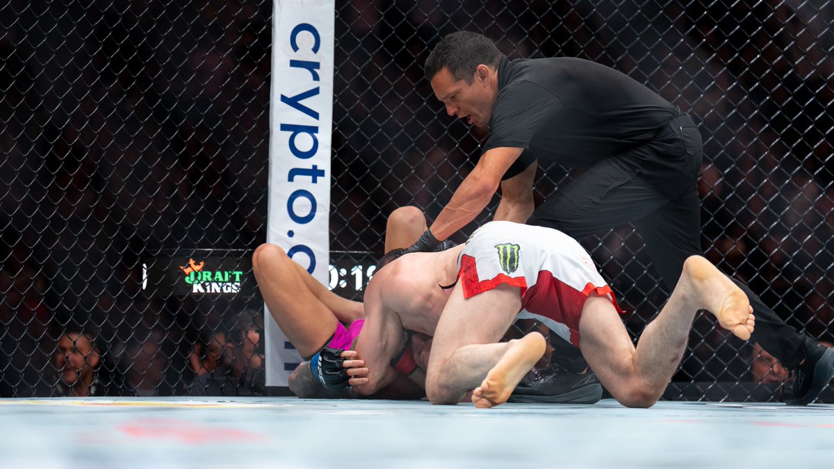 ufc's tweet image. WHO CAN STOP THIS MAN 😮‍💨

[ #UFC316 | @MerabDvalishvil ]