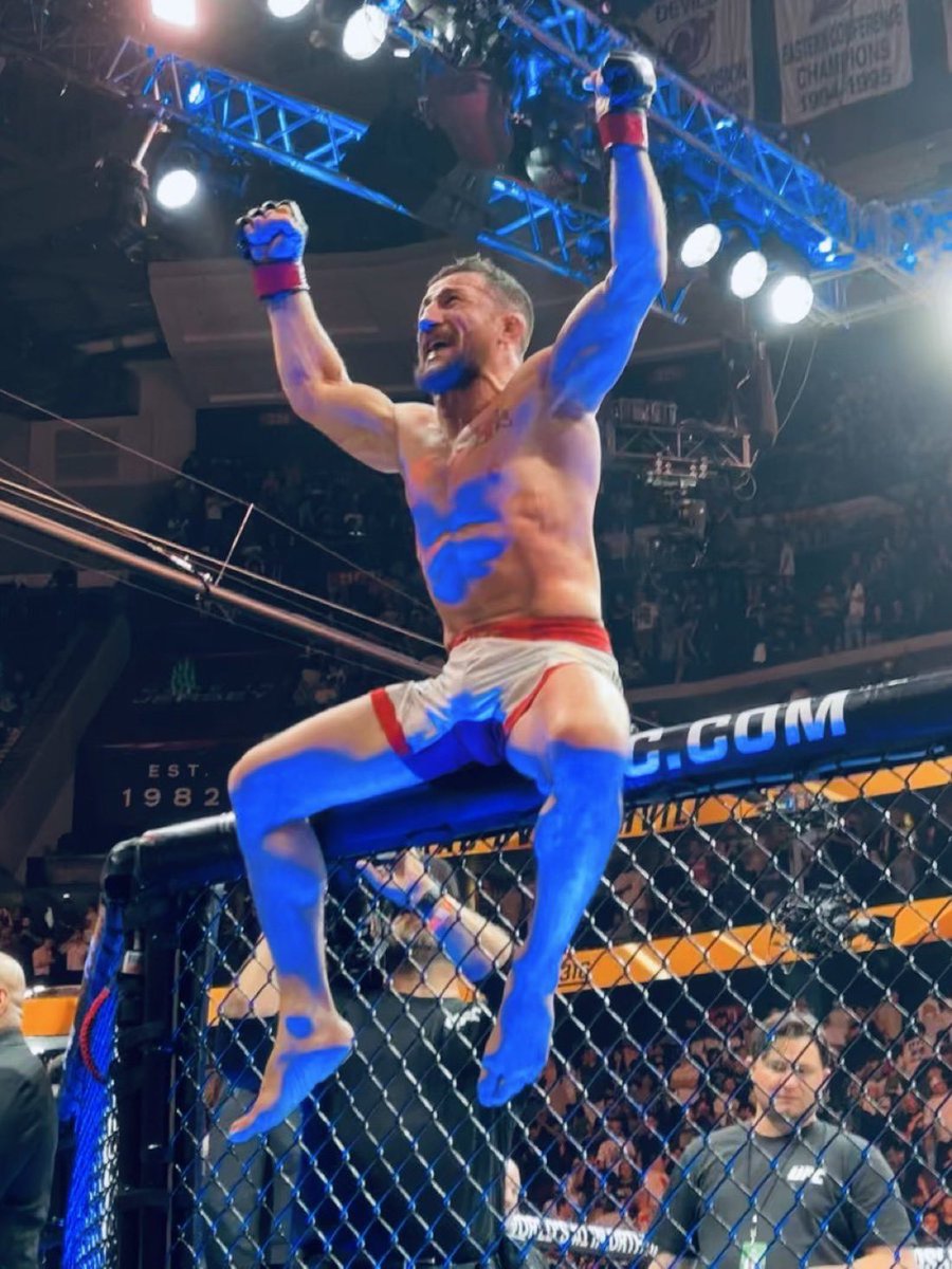 Spinnin Backfist tweet media