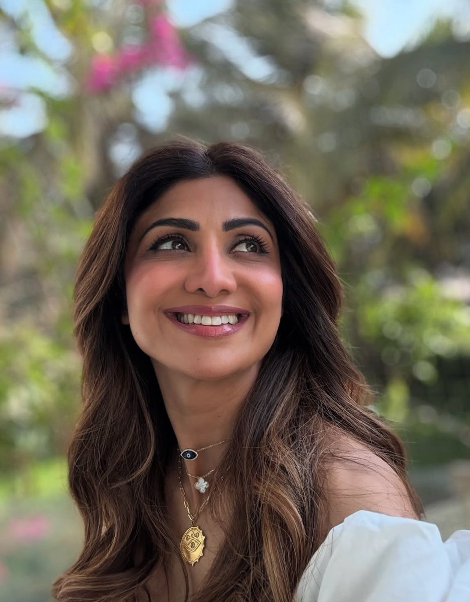 Anil Kapoor (@anilkapoor) on Twitter photo Happy Birthday, <a href="/TheShilpaShetty/">SHILPA SHETTY KUNDRA</a> !
Your smile ,warmth , energy is infectious and your love for your family and to the people you care and love is unmatched. Wishing you a year full of good health, great vibes, and endless smiles! Looking forward to your century on this planet Happy Birthday, <a href="/TheShilpaShetty/">SHILPA SHETTY KUNDRA</a> !
Your smile ,warmth , energy is infectious and your love for your family and to the people you care and love is unmatched. Wishing you a year full of good health, great vibes, and endless smiles! Looking forward to your century on this planet