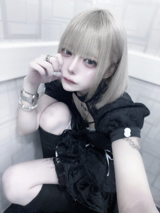 Black or White-ブラホワ-コンカフェ池袋