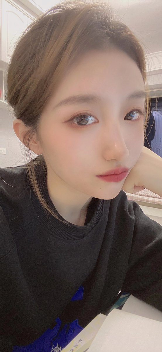 脑子里全是想着大鸡巴怎么干我的骚逼
#射屏 #合照