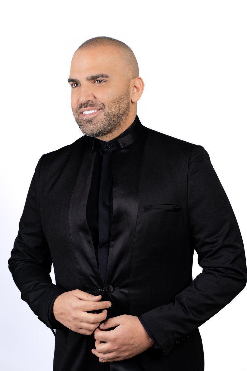 بالصور – ناجي أسطا وزوجته يحتفلان بالمناولة الأولى لابنهما
 bisara7a.com/?p=282948 

<a href="/OstaNaji/">Naji Osta</a> 

#ناجي_أسطا