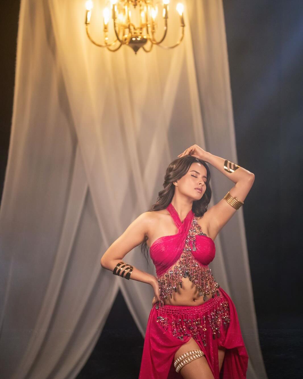 Gs5afc0awAAPDB0?format=jpg&name=large