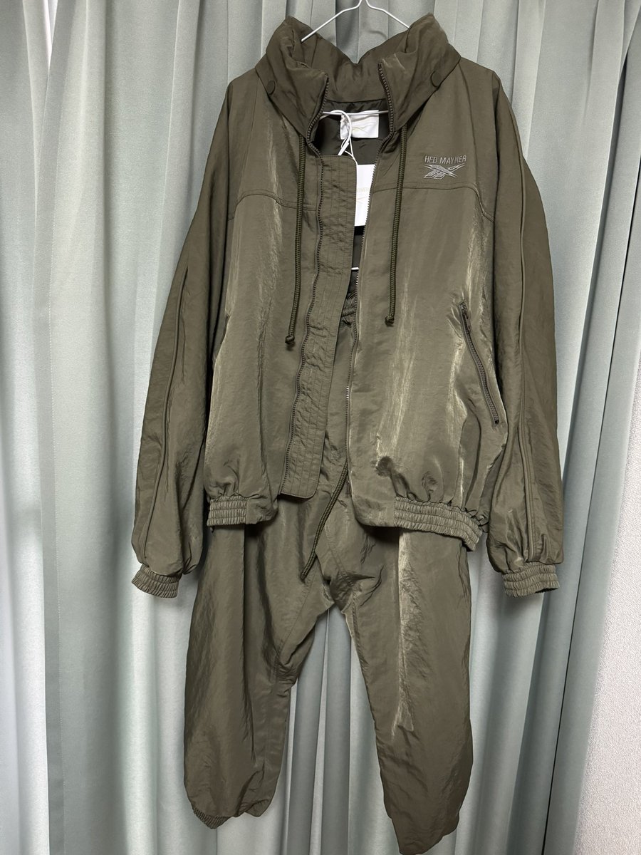 初米津さん着用服が我が手に。 初がアー写着用ってなんか記念だね