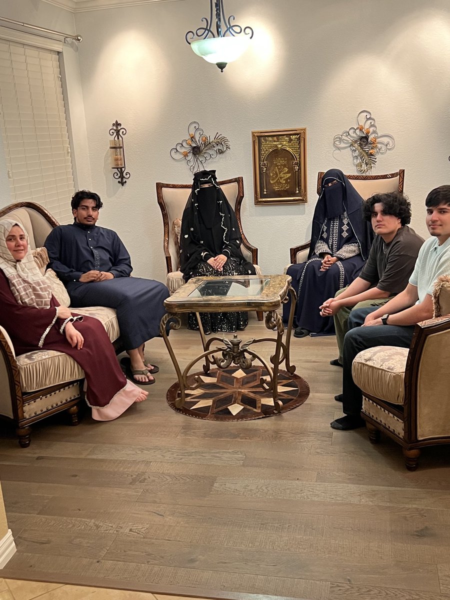 WahReh tweet media